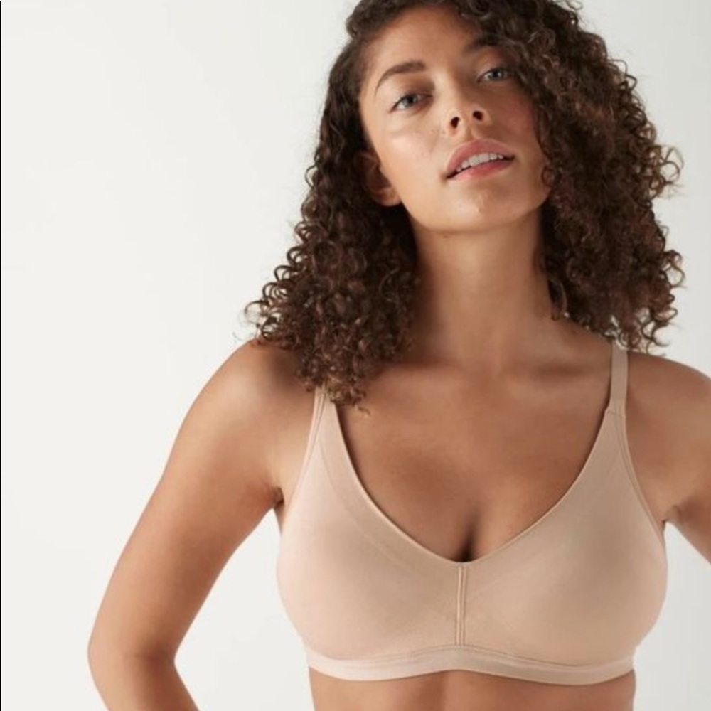 True&Co Wireless Bra Smoothing M NWT